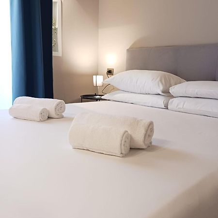 Lux Apartment Colosseo Rome Bagian luar foto