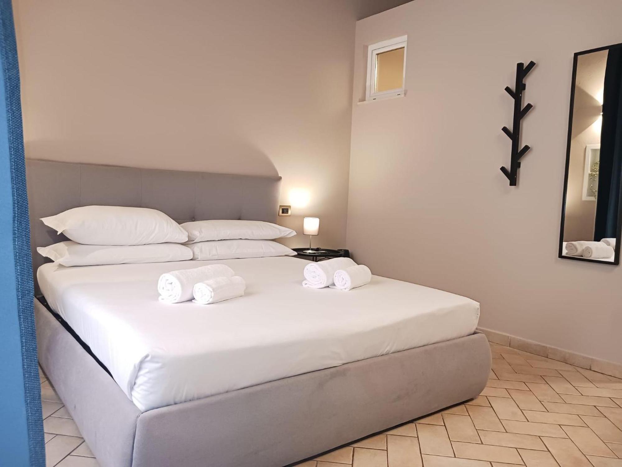 Lux Apartment Colosseo Rome Bagian luar foto
